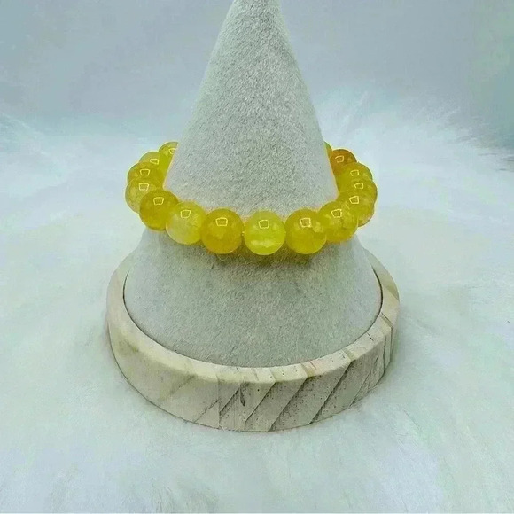Celina Glass Beaded Bracelet in Yellow - Picture 3 of 5